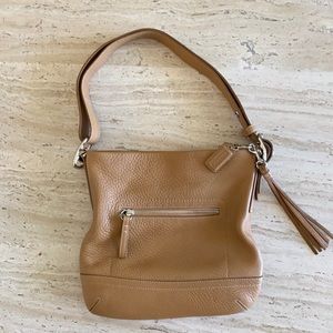 Classic Coach pebbled camel leather shoulder bag